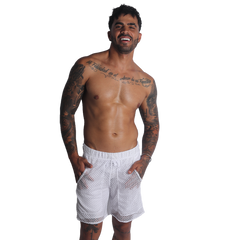 Provocative White Short en modelo de Gigo Underwear